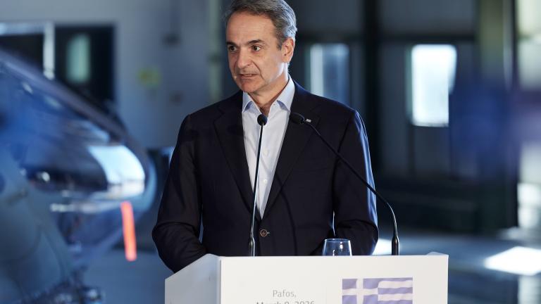 Μήνυμα στήριξης στην Κύπρο από Μητσοτάκη και Μακρόν: Οι κοινές δηλώσεις στην Πάφο