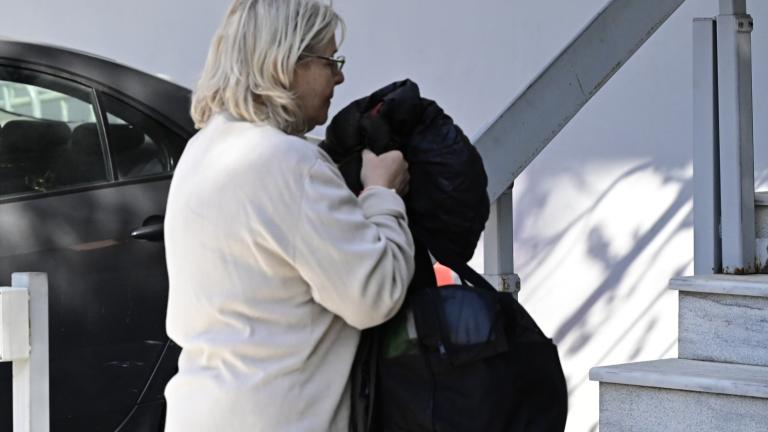 Δίκη Χρυσής Αυγής: Παραδόθηκε στο ΑΤ Πεύκης η Ζαρούλα — Θα οδηγηθεί στη φυλακή