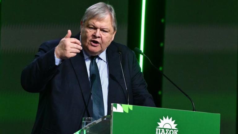 Βενιζέλος από το συνέδριο ΠΑΣΟΚ: Στόχος η νίκη στις εκλογές και ένα νέο κοινωνικό συμβόλαιο