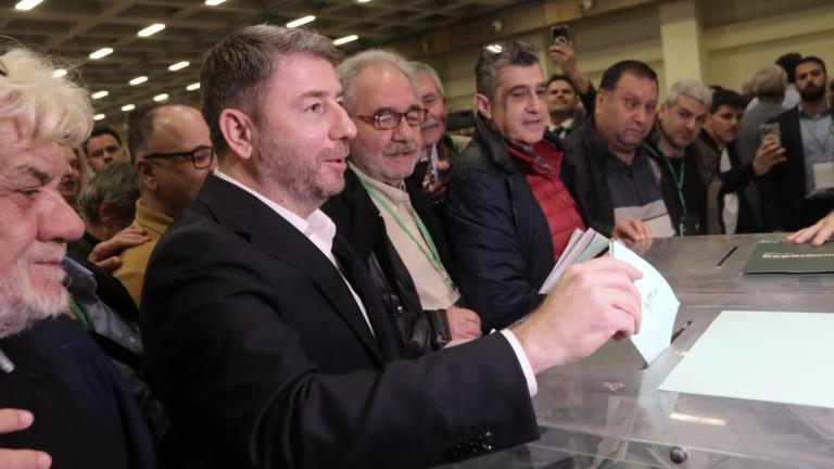 Ολοκληρώνεται το 4ο Συνέδριο του ΠΑΣΟΚ με εκλογή νέων οργάνων — Ανοιχτές μέχρι τις 8 οι κάλπες