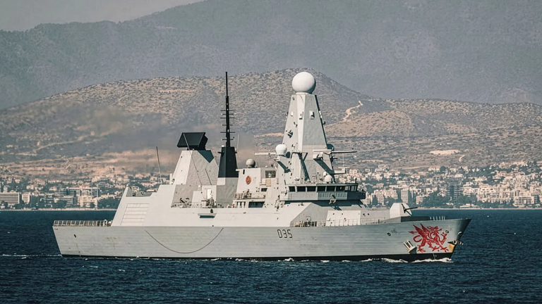 Βρετανία: Στέλνει το αντιτορπιλικό «HMS Dragon» και ελικόπτερα στην Ανατολική Μεσόγειο 