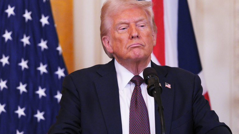 Τραμπ: Οι ΗΠΑ θα εγγυηθούν στρατιωτική προστασία στα πλοία που περνούν τα Στενά του Ορμούζ