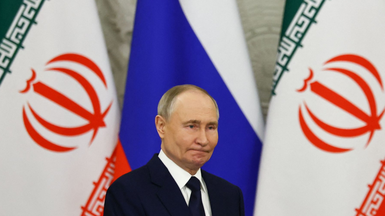 WSJ: Η Μόσχα παρέχει πληροφορίες στο Ιράν για τις θέσεις των αμερικανικών δυνάμεων