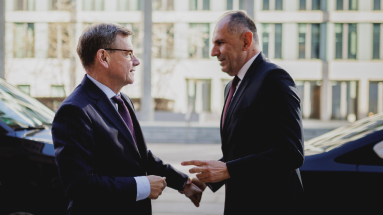 γεραπετρίτης και βαντερφουλ