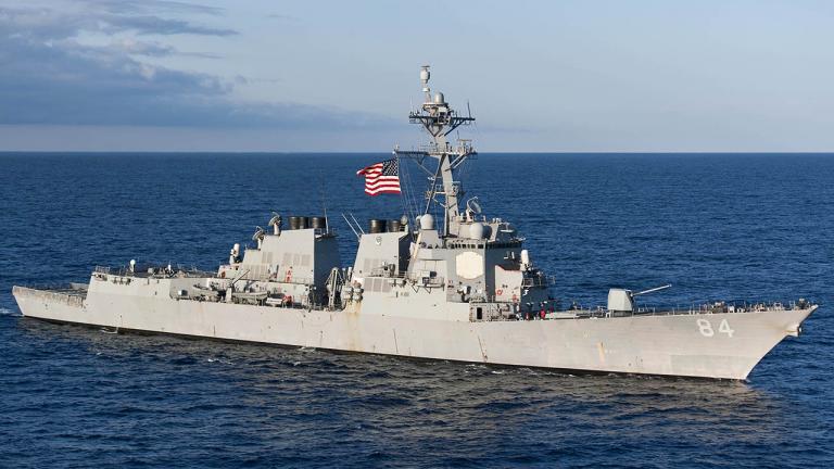 Τραμπ: Το αμερικανικό πολεμικό ναυτικό θα μπορούσε να συνοδεύει δεξαμενόπλοια στο Στενά του Ορμούζ