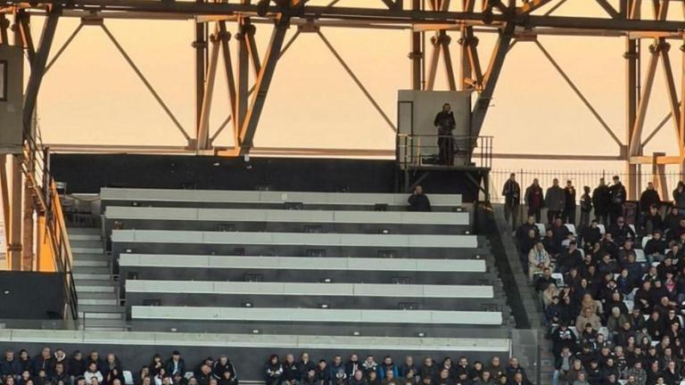 ΠΑΟΚ: Επεισόδιο με οπαδούς στα δημοσιογραφικά της Τούμπας - Αποχώρησαν δημοσιογράφοι