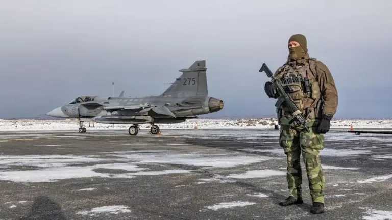 ΝΑΤΟ: Ξεκινά σήμερα στρατιωτικά γυμνάσια στην περιοχή της Αρκτικής