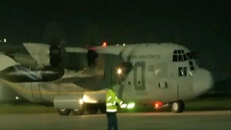 Επέστρεψαν με C-130 στην Ελλάδα 91 πολίτες που είχαν εγκλωβιστεί στο Άμπου Ντάμπι