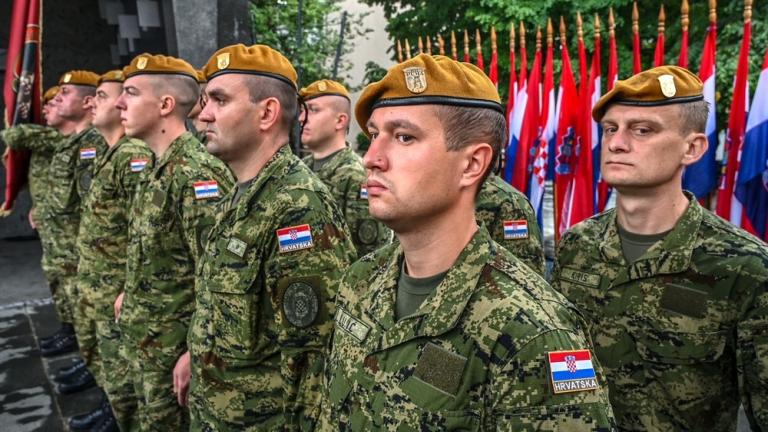 Η Κροατία επαναφέρει τη στρατιωτική θητεία για πρώτη φορά μετά το 2008