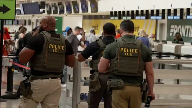 Έκτακτα μέτρα σε 14 αεροδρόμια των ΗΠΑ: Πράκτορες της ICE αναλαμβάνουν την ασφάλεια