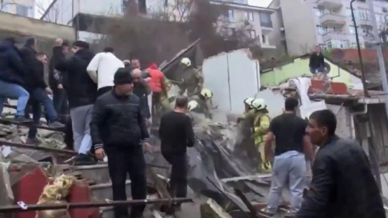  Κατάρρευση δύο κτιρίων  τουρκια