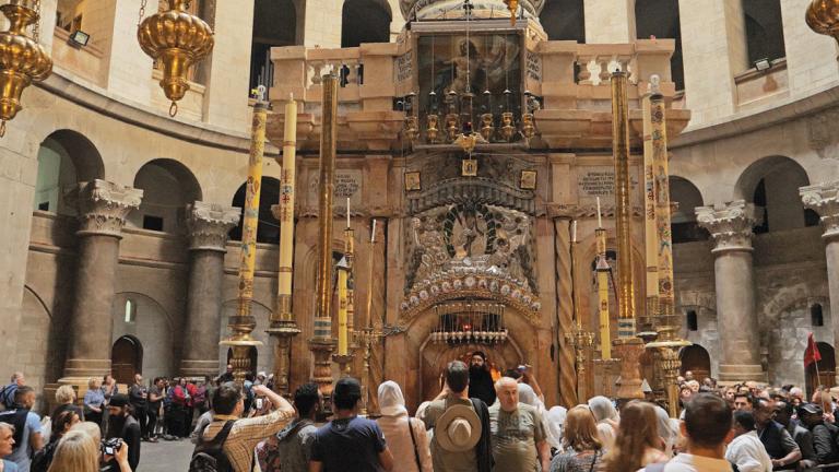 Άγιο Φως: Σε εξέλιξη άτυπες διαπραγματεύσεις με τις ισραηλινές αρχές για τη μεταφορά του στην Ελλάδα