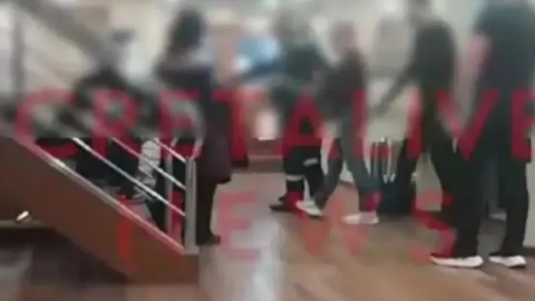 κρητη γυμνος σε πλοιο