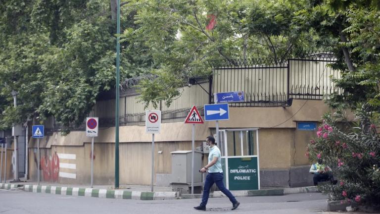 ελβετικη πρεσβεια στην τεχερανη