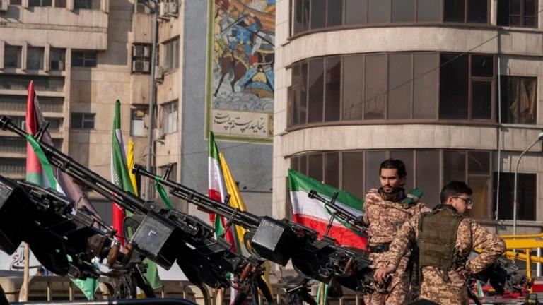 φρουροι της επαναστασης