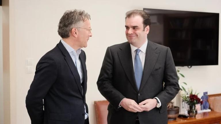 πιερρακακησ νταισελμπλουμ