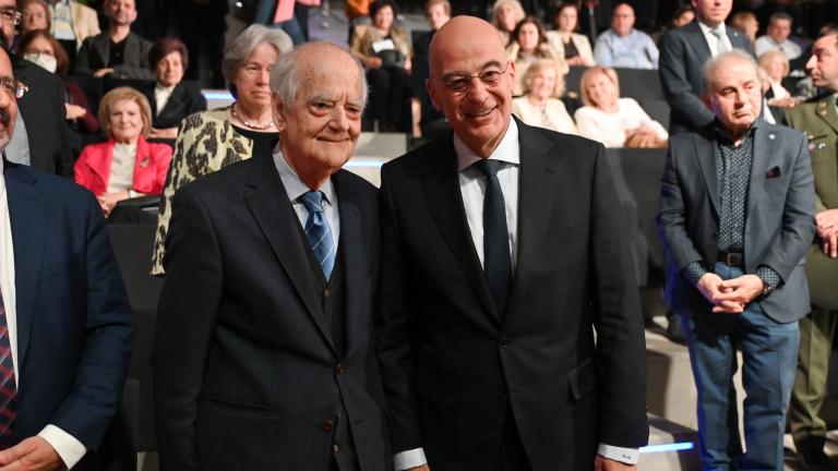 νικος δενδιας και κακλαμανης