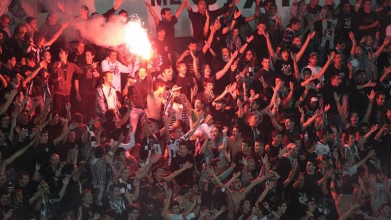 Αρνητική ήταν η στάση της αστυνομίας και του αρμόδιου υπουργείου στο ενδεχόμενο ανταλλαγής εισιτηρίων ανάμεσα σε ΠΑΟΚ και Ολυμπιακό, ενόψει των δύο αναμετρήσεων για τα playoffs της Super League.  Όπως είχε αποκαλύψει νωρίτερα το monobala.gr, οι οργανωμένοι οπαδοί των δύο συλλόγων είχαν έρθει σε συνεννόηση για μια πρωτοβουλία που θα αποτελούσε ξεχωριστή στιγμή για το ελληνικό ποδόσφαιρο: Να φιλοξενηθούν φίλοι των δύο ομάδων στα μεταξύ τους παιχνίδια, σε μια προσπάθεια να σταλεί μήνυμα αλληλοσεβασμού και να π