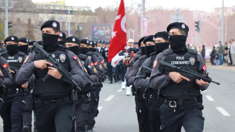 τουρκικη αστυνομια