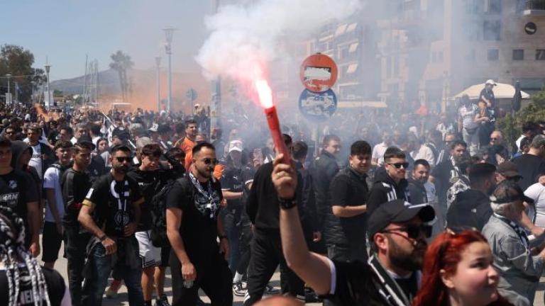 Τελικός Κυπέλλου Ελλάδος 2026: Κοινά συνθήματα και πυρσοί από φίλους του ΠΑΟΚ και του ΟΦΗ