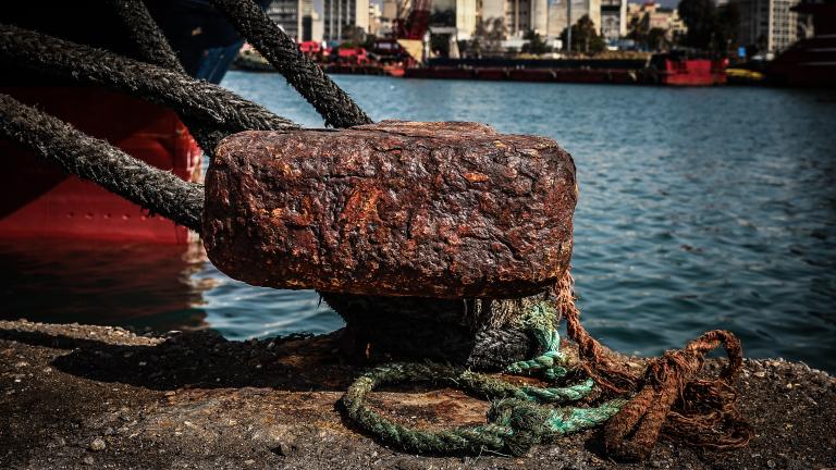 δεμενα πλοια