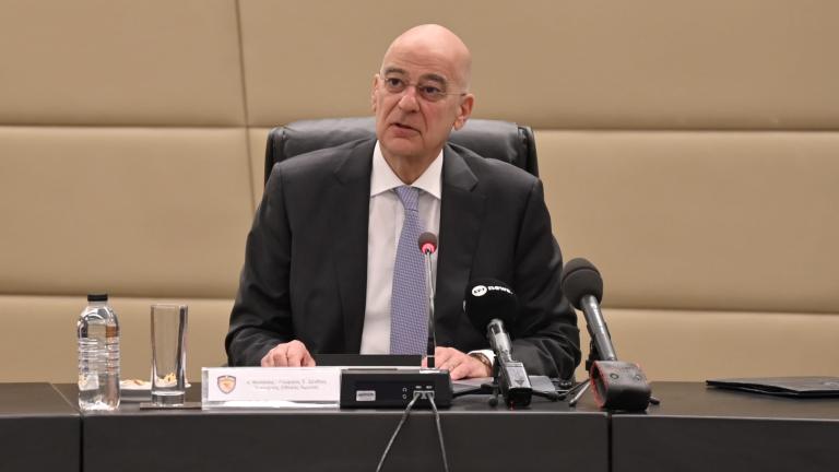 νικος δενδιας