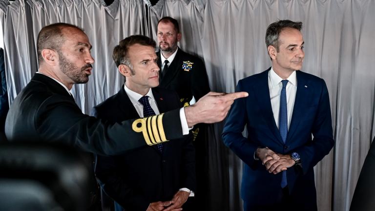 Σαφές μήνυμα Μακρόν από τη φρεγάτα «Κίμων»: Στρατηγική σύμπλευση Ελλάδας–Γαλλίας