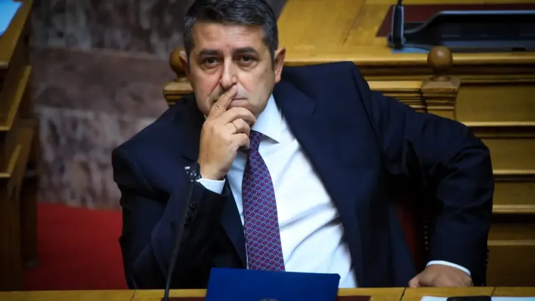 Ώρες αγωνίας στον «Ευαγγελισμό» για το Γιώργο Μυλωνάκη: Πλήθος κυβερνητικών στελεχών στο πλευρό του