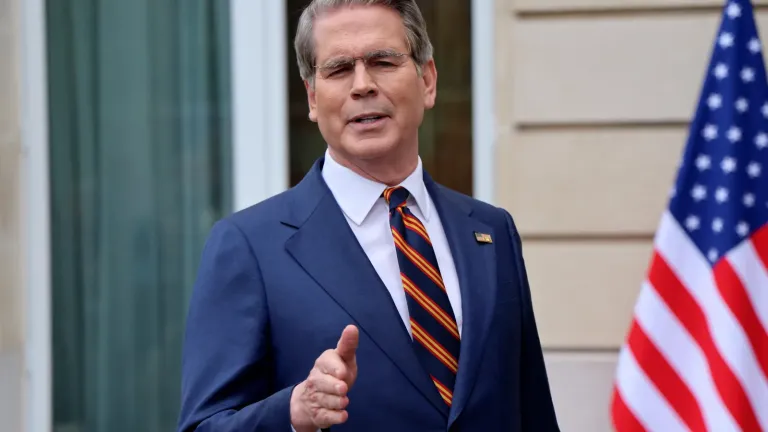 Υπουργός Οικονομικών ΗΠΑ: Ανθεκτική η παγκόσμια οικονομία παρά τη γεωπολιτική κρίση στη Μέση Ανατολή