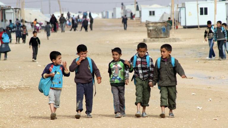 παιδια στη μεση ανοτολη