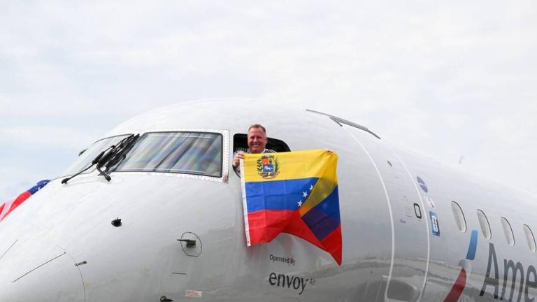 Προσγειώθηκε στο Καράκας η πρώτη απευθείας πτήσης από ΗΠΑ μετά από 7 χρόνια αποκλεισμού