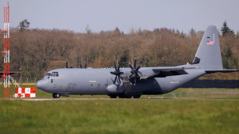 Ιρλανδία: Σύλληψη άνδρα για ζημιές σε αμερικανικό στρατιωτικό αεροσκάφος στο αεροδρόμιο Σάνον