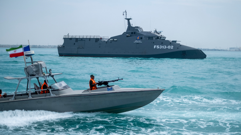 Ιράν: Οι Φρουροί της Επανάστασης απειλούν να κλείσουν το Ορμούζ και την Ερυθρά Θάλασσα