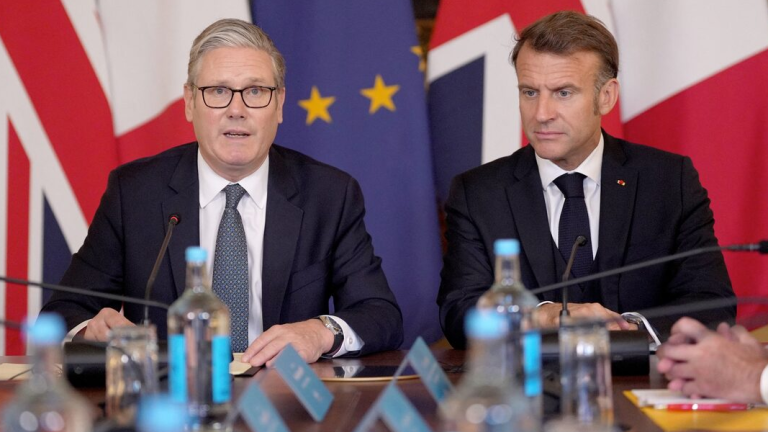 Τηλεδιάσκεψη ηγετών σήμερα με πρωτοβουλία Στάρμερ-Μακρόν για την επαναλειτουργία των Στενών του Ορμούζ