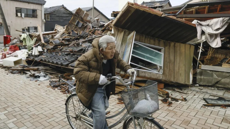 Ιαπωνία: Τουλάχιστον 6 τραυματίες από τον ισχυρό σεισμό 7,7 Ρίχτερ - Οι προειδοποιήσεις των Αρχών