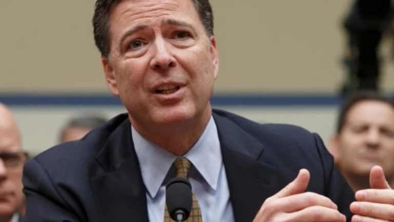 ΗΠΑ: Παραδόθηκε ο πρώην διευθυντής του FBI - Κατηγορείται για ανάρτηση που θεωρήθηκε απειλή κατά του Τραμπ