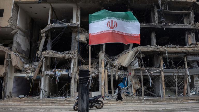 ΗΠΑ και Ιράν με το δάχτυλο στη σκανδάλη — Παράταση εκεχειρίας με φόντο κλιμάκωση και ναυτικό αποκλεισμό