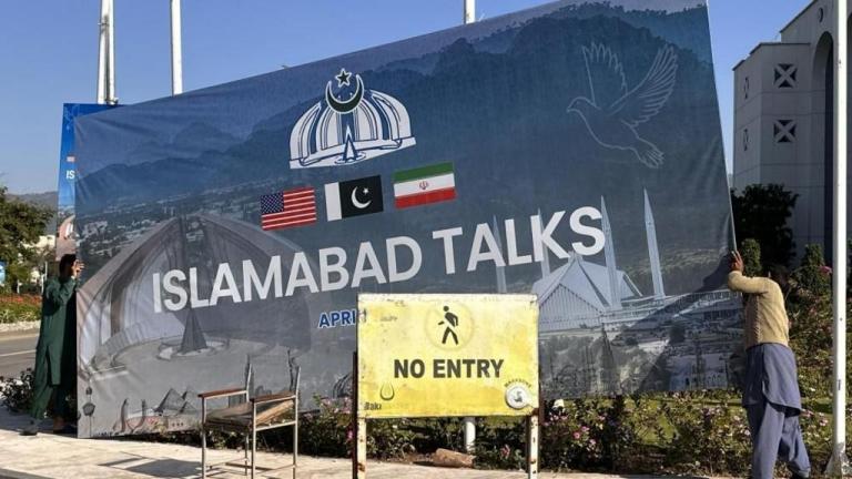 Ναυτικό αποκλεισμό στο Στενό του Ορμούζ ανακοίνωσε ο Τραμπ  Τον ναυτικό αποκλεισμό του Στενού Στενό του Ορμούζ, ανακοίνωσε ο Αμερικανός πρόεδρος Ντόναλντ Τραμπ, μέσω ανάρτησής του στην πλατφόρμα Truth Social.  «Με άμεση ισχύ, το Πολεμικό Ναυτικό των Ηνωμένων Πολιτειών θα αρχίσει τη διαδικασία αποκλεισμού οποιουδήποτε και όλων των πλοίων που προσπαθούν να εισέλθουν ή να εξέλθουν από το Στενό του Ορμούζ», έγραψε ο Τραμπ  Ο Αμερικανός πρόεδρος πρόσθεσε ότι έχει δώσει επίσης εντολή στο αμερικανικό ναυτικό να εν