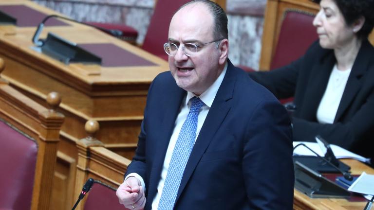 Πολιτική κόντρα για το πτυχίο του Μακάριου Λαζαρίδη - Την αποπομπή του ζητεί η αντιπολίτευση