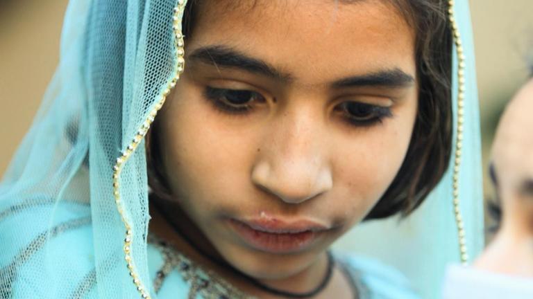 BBC: Εκατοντάδες παιδιά στο Πακιστάν μολύνθηκαν με HIV από επαναχρησιμοποιημένες σύριγγες