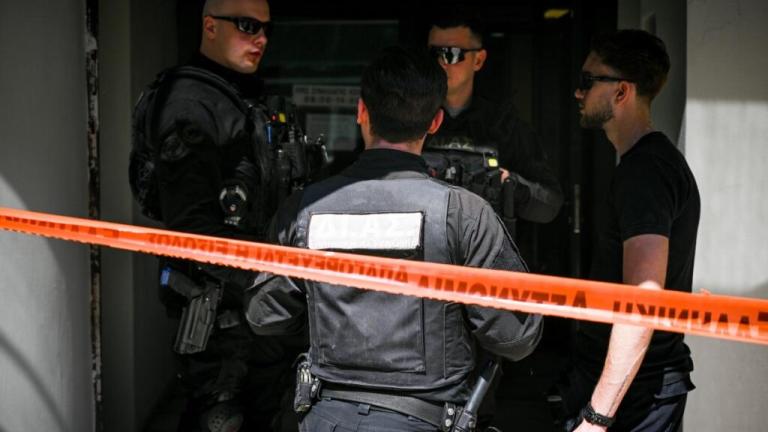 Στον ανακριτή ο 89χρονος δράστης της επίθεσης σε ΕΦΚΑ και Πρωτοδικείο - Βαρύ το κατηγορητήριο