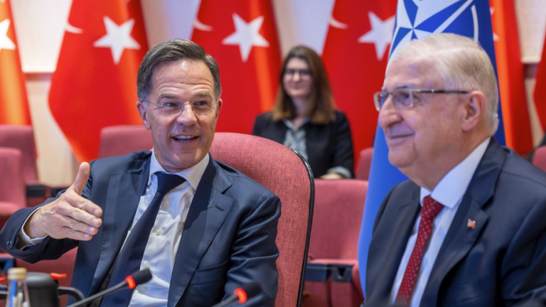 Στην Άγκυρα ο ΓΓ του ΝΑΤΟ: Συναντήθηκε με Γκιουλέρ — Σήμερα η συνάντηση με τον Ερντογάν 