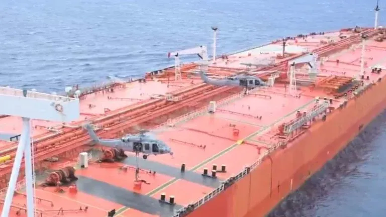 Νέα επίδειξη ισχύος των ΗΠΑ στη θάλασσα: Νηοψία σε δεξαμενόπλοιο που τελούσε υπό κυρώσεις