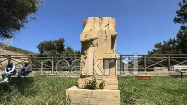 Ηράκλειο: Άγνωστοι αποκεφάλισαν την προτομή του Νίκου Ξυλούρη