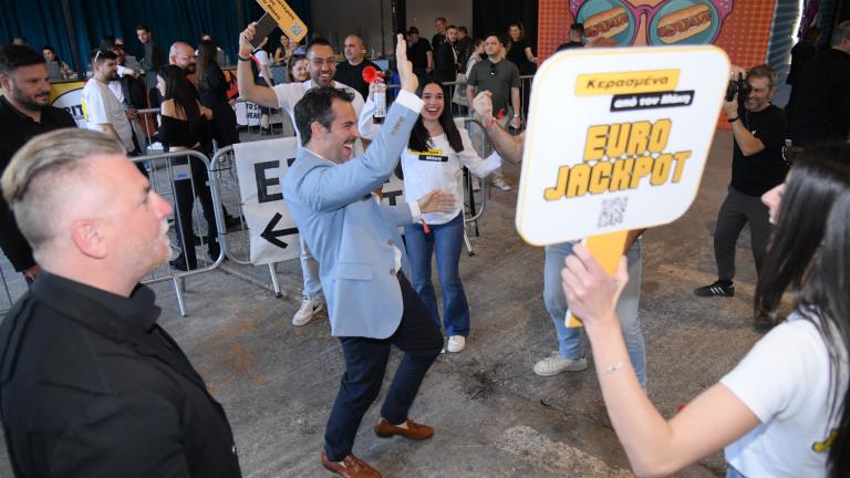 Χαμός στο Athens Street Food Festival – Ο Μάκης που κέρδισε το Eurojackpot κέρασε τους foodies του φεστιβάλ