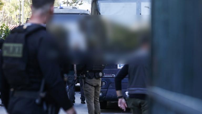 Προφυλακίστηκαν έξι κατηγορούμενοι για τη ληστεία στην Κάτω Τιθορέα — Μικροεπεισόδια στην Ευελπίδων