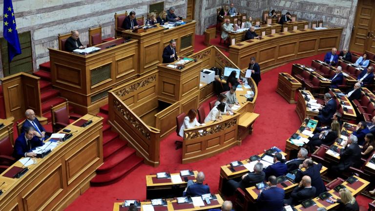 Σύγκρουση στη Βουλή για τη σύσταση Εξεταστικής για τις υποκλοπές — Αποχώρησαν ΠΑΣΟΚ και ΣΥΡΙΖΑ