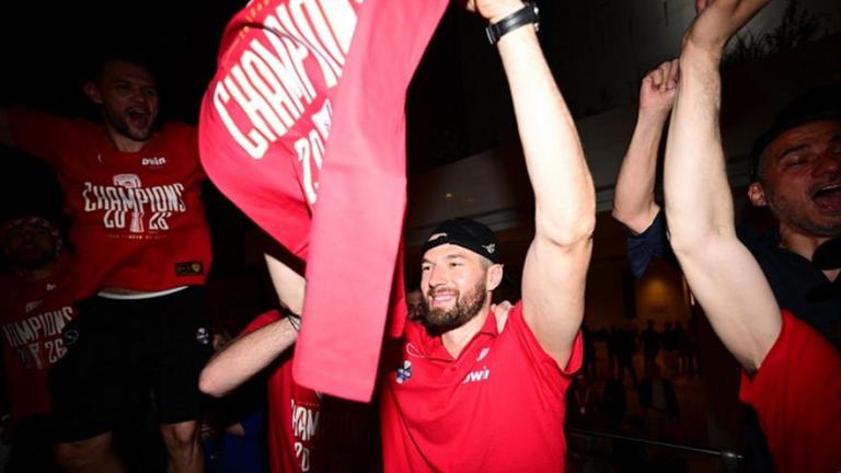 Ολυμπιακός: Σπίτι του Πίτερς οπαδοί!