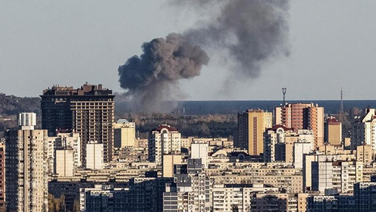 Η Ρωσία καλεί τους ξένους πολίτες να εγκαταλείψουν το Κίεβο, ενόψει νέων βομβαρισμών