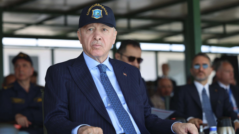 Ερντογάν: «Εγγυητής της περιφερειακής και παγκόσμιας ειρήνης και σταθερότητας» ο τουρκικός στρατός